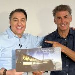 Paranhos homenageia Giacobo por viabilizar novo aeroporto de Cascavel